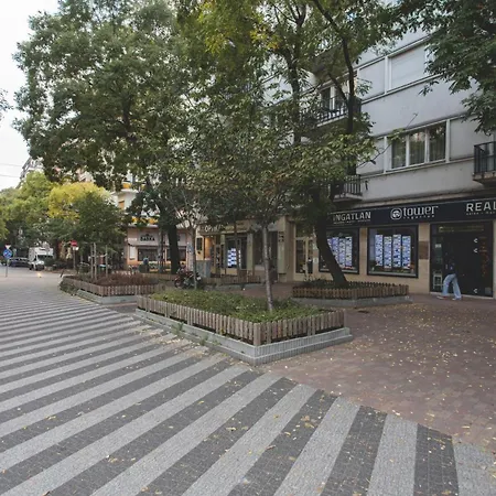 شقة Downtown Luxe Living With Balcony