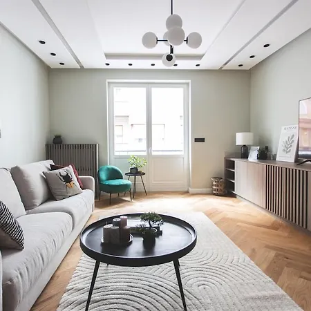 Downtown Luxe Living With Balcony شقة بودابست