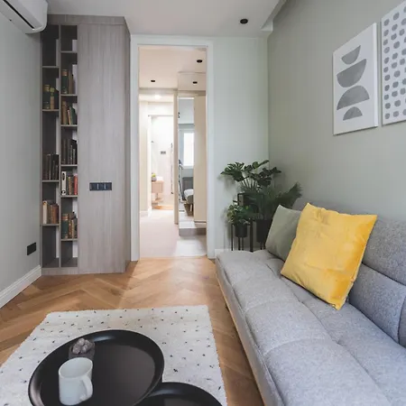 شقة Downtown Luxe Living With Balcony *