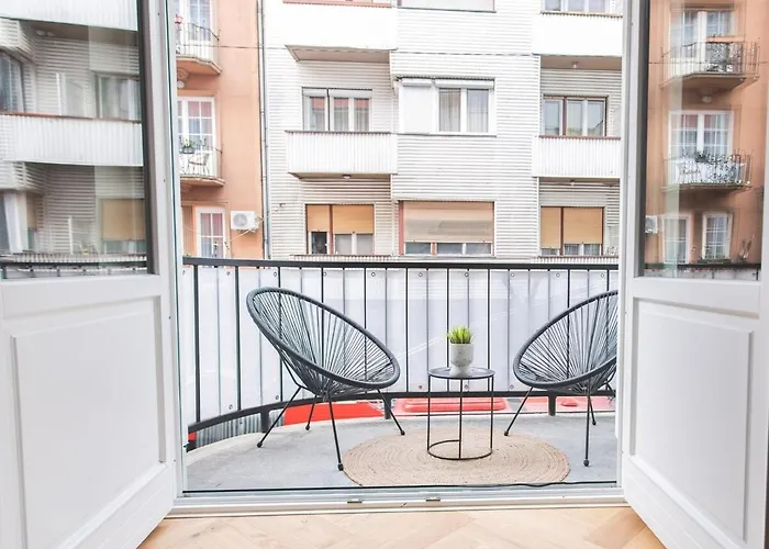 Apartament Downtown Luxe Living With Balcony