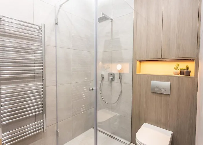 Downtown Luxe Living With Balcony * Budapest